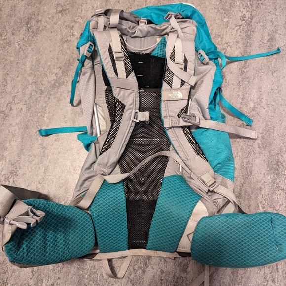 The North Face Banchee 50 Backpack - Womens M-L - Picture 6 of 9